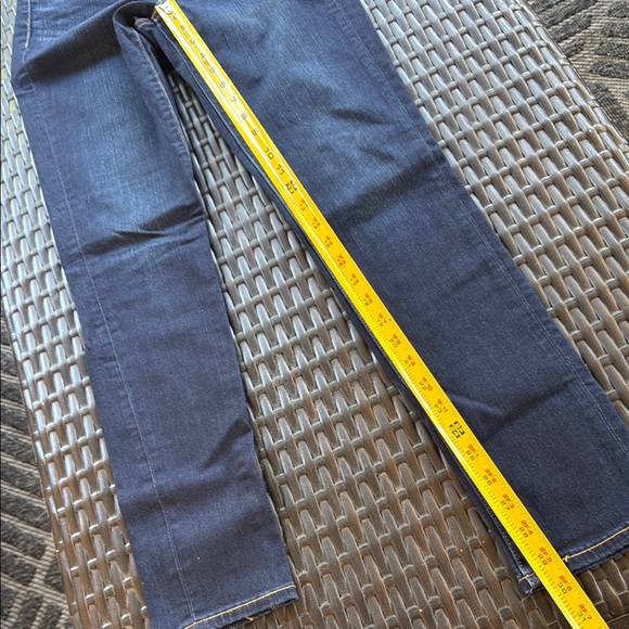 Levi's Women’s 311 Shaping Skinny Jeans Dark Wash like new size 27 - Picture 11 of 13